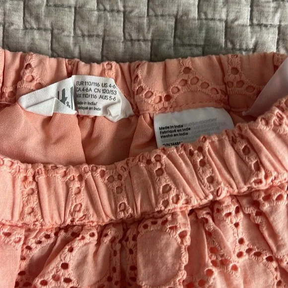 Girl’s H&M skirt. Size 4-6Y - Picture 2 of 4